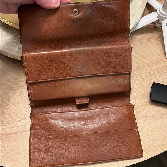 Authentic Vintage Louis Vuitton Dark Brown Monogram Wallet - Picture 5 of 8